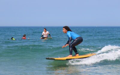 🏄‍♂️ The Ultimate Surf School in Porto: Estela Surf & Hostel! 🌊